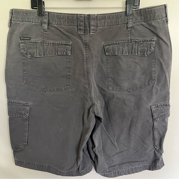 Men’s Columbia Dark Gray Cargo Shorts Size 40 Relaxed Fit - Picture 12 of 14